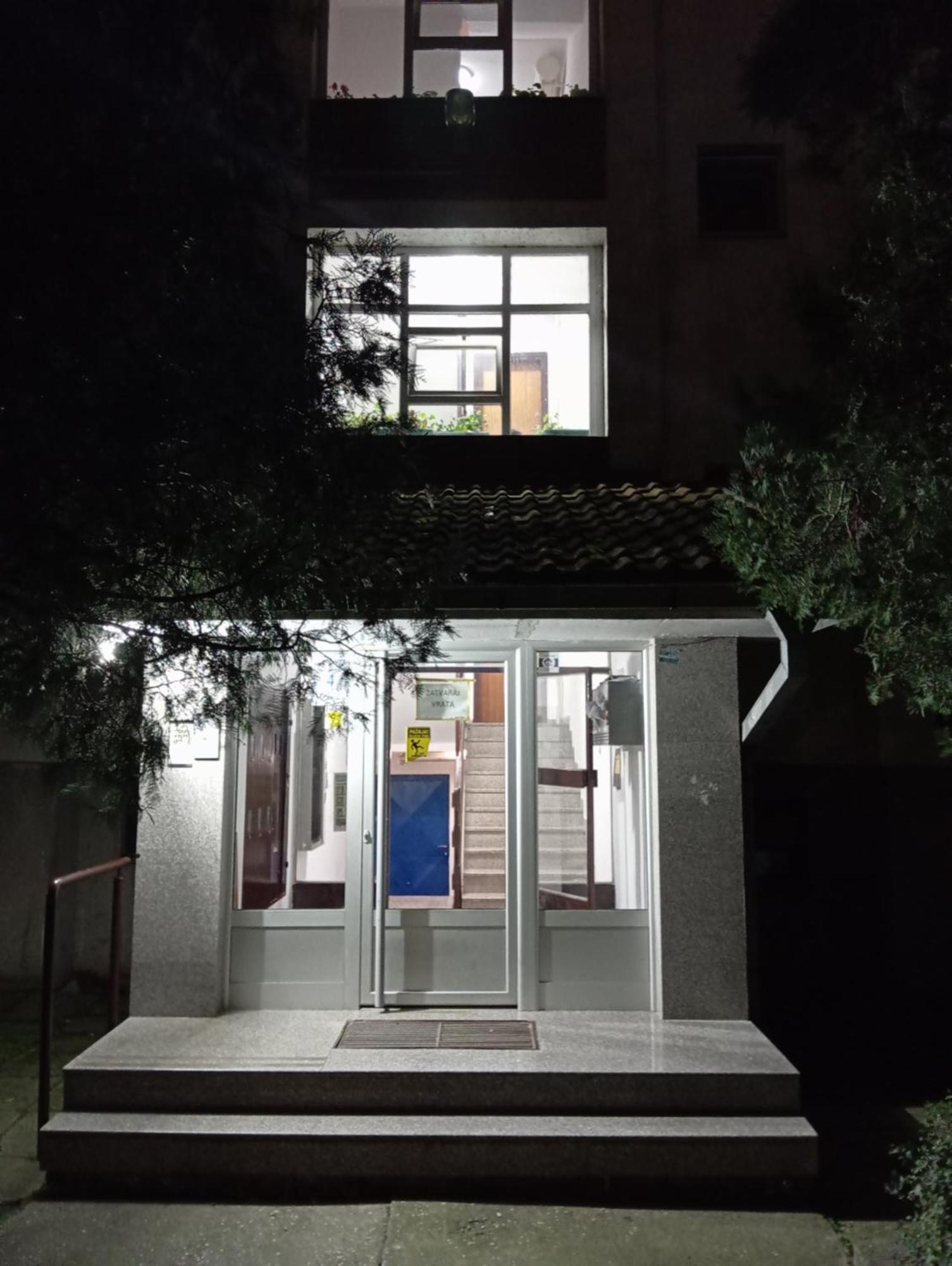 Apartman Dionis Sm Sremska Mitrovica Exterior foto